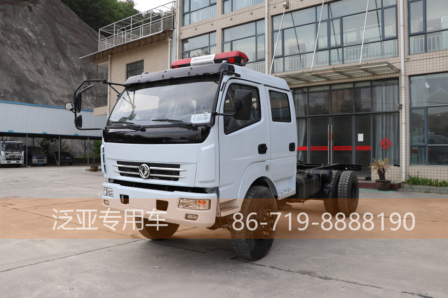四驅(qū)越野車底盤,四驅(qū)越野卡車,東風大多利卡,四驅(qū)多利卡底盤,四驅(qū)底盤改裝,四驅(qū)特種車底盤,4*4雙排多利卡,東風多利卡圖片,四驅(qū)輕卡底盤,4*4雙排輕卡底盤