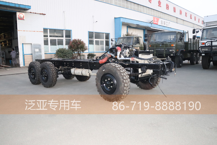 六驅(qū)工程車底盤,3立方加運油車,六驅(qū)搶險救災車,電力維修車,六驅(qū)罐式運輸車,全驅(qū)加運油車,六驅(qū)工程車底盤,特種車改裝,災區(qū)救援車,六驅(qū)加運油車,6*6越野工程車,油罐車底盤
