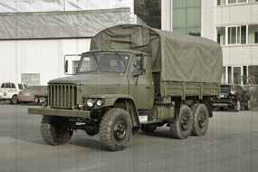 一代經(jīng)典 東風(fēng)EQ2082E6D越野軍用車