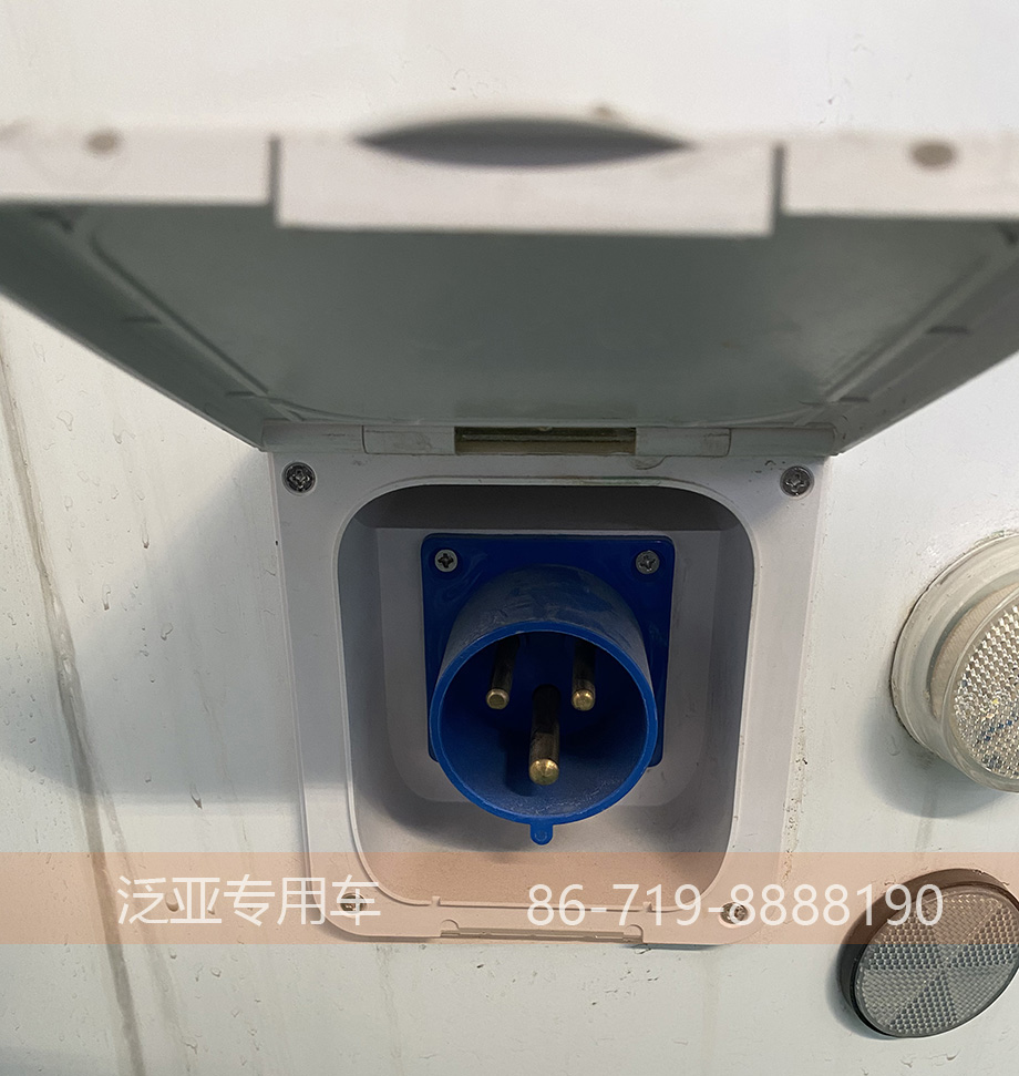拖掛房車各種燈具、進水口