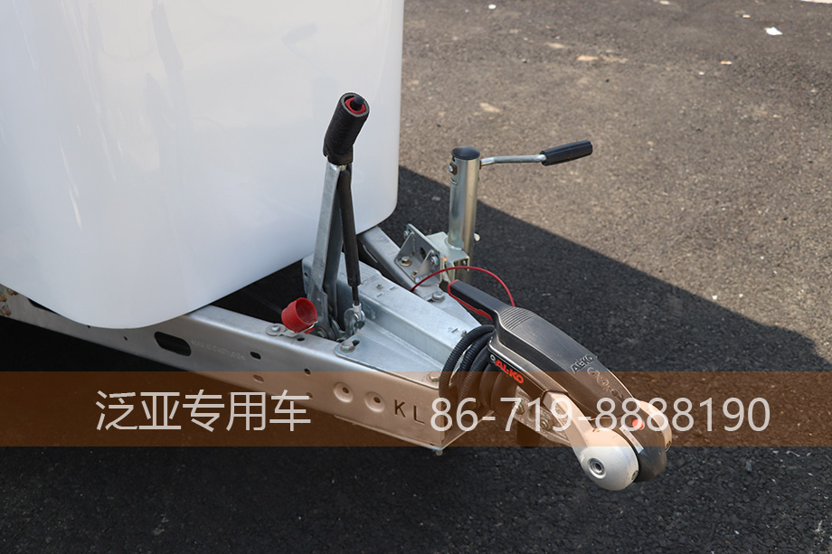 拖掛房車底盤