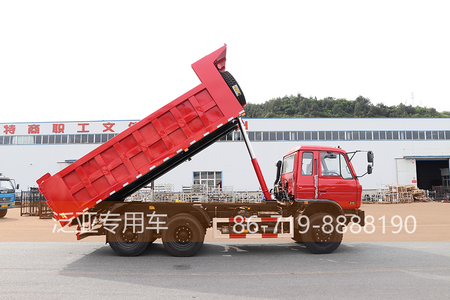 東風(fēng)紅旋風(fēng),四驅(qū)越野工程車,四驅(qū)重型工程車出口