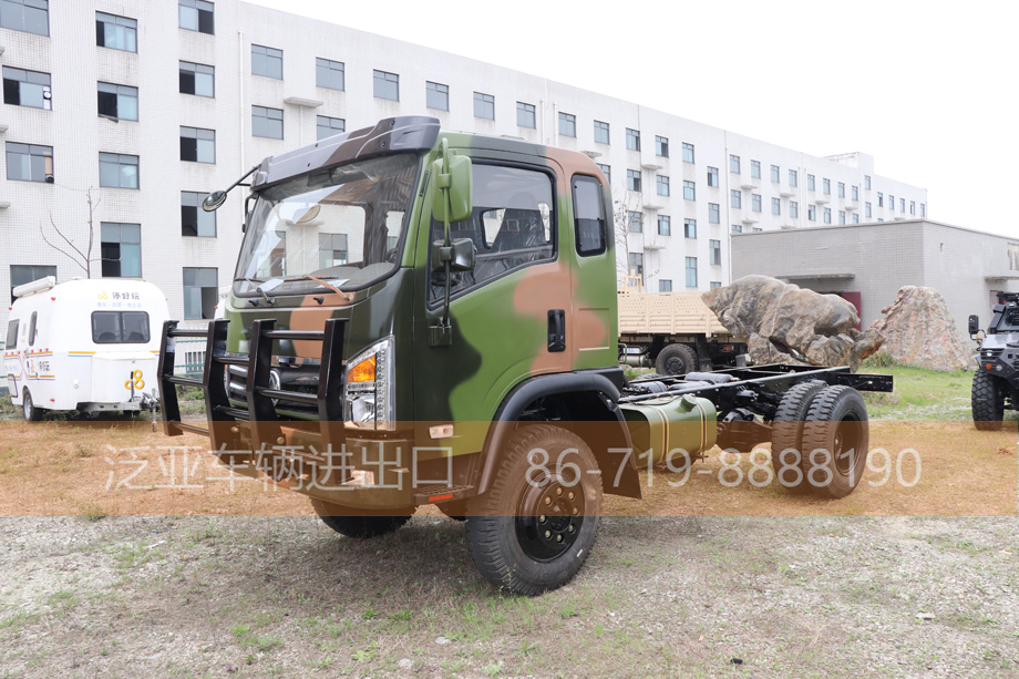 四驅(qū)迷彩D912越野車底盤_東風4×4越野車底盤