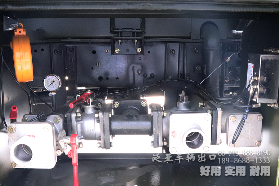 EQ2100出口,東風(fēng)六驅(qū)出口,東風(fēng)EQ2100,東風(fēng)越野車出口,右舵六驅(qū)越野車,右舵六驅(qū)出口,加運(yùn)油車出口,東風(fēng)右舵越野車,東風(fēng)右舵加運(yùn)油車,東風(fēng)EQ2100出口