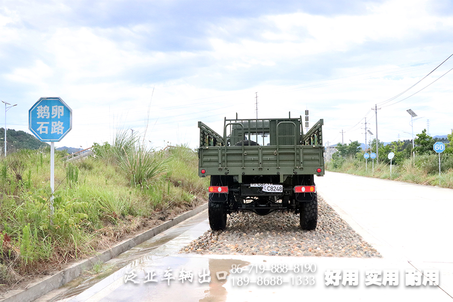 東風(fēng)天錦卡車,4×4天錦越野車,四驅(qū)天錦運(yùn)兵車,東風(fēng)2102越野運(yùn)兵車,東風(fēng)軍車報(bào)價(jià),四驅(qū)東風(fēng)天錦載貨車,210馬力東風(fēng)卡車,東風(fēng)軍用越野卡車,4×4越野客車改裝,東風(fēng)天錦越野車