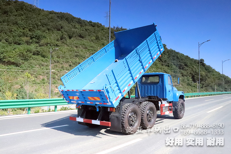 東風(fēng)六驅(qū),EQ2100,東風(fēng)越野載貨車,東風(fēng)越野卡車,越野卡車出口,6x6自卸車,長(zhǎng)頭自卸卡車,六驅(qū)自卸車,單排自卸車,單排卡車,越野卡車出口,東風(fēng)自卸車,東風(fēng)越野車