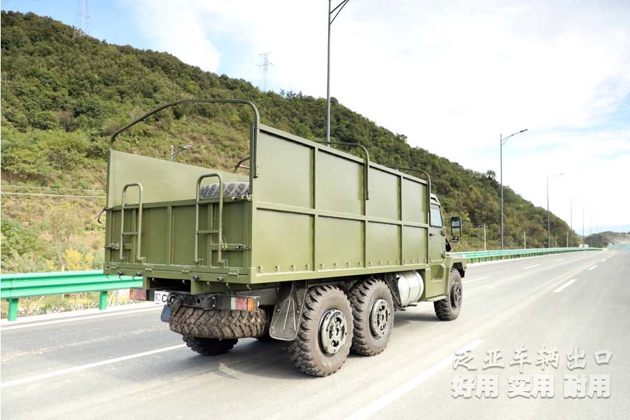 東風(fēng)六驅(qū)卡車，東風(fēng)裝甲車，六驅(qū)裝甲車，軍用裝甲車，裝甲車出口，越野專用車，六驅(qū)越野卡車，裝甲車定制