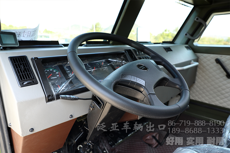 六驅(qū)裝甲車,越野運兵車,防護型裝甲車,防彈越野車,長頭運兵車,國際維和車,部隊訓(xùn)練指揮車,越野專用車,定制化出口車改裝