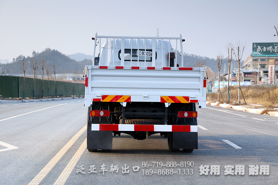右舵卡車,雙排卡車,出口專用車定制,4*4右駕貨車,越野卡車,全驅(qū)車出口