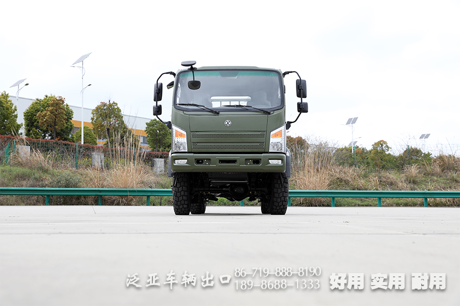 東風(fēng)六驅(qū),六驅(qū)越野卡車,平頭卡車,柴油越野汽車,東風(fēng)6*6卡車,東風(fēng)6*6運(yùn)兵車,東風(fēng)運(yùn)兵車,六驅(qū)運(yùn)兵車,六驅(qū)民用車出口,卡車出口,