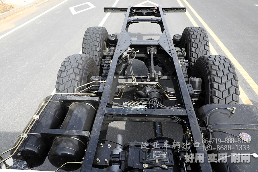 東風(fēng)六驅(qū),特種車底盤,加強(qiáng)型越野底盤,EQ2102GJ,10噸卡車底盤,6*6底盤配置