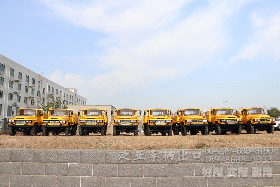 東風(fēng)EQ2082、越野車、東風(fēng)EQ240、湖北越野專用車官網(wǎng),湖北越野專用車有限公司官網(wǎng),越野卡車定制,東風(fēng)四驅(qū)六驅(qū),東風(fēng)軍車改裝,越野運兵車,森林消防車,四驅(qū)六驅(qū)越野車底盤,越野客車,越野卡車,專用車改裝,工廠直銷專用車、輕型越野卡車底盤、六驅(qū)卡車