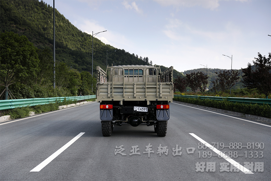 東風(fēng)六驅(qū),六驅(qū)越野卡車(chē),平頭卡車(chē),柴油越野汽車(chē),東風(fēng)6*6卡車(chē),東風(fēng)6*6運(yùn)兵車(chē),東風(fēng)運(yùn)兵車(chē),六驅(qū)運(yùn)兵車(chē),六驅(qū)民用車(chē)出口,卡車(chē)出口