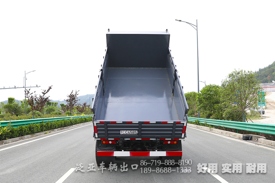 5噸自卸貨車,6*6越野自卸汽車,東風山貓,自卸卡車出口,六驅(qū)輕型卡車,新款自卸
