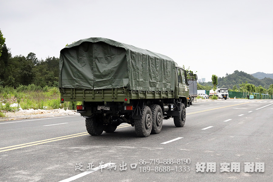 全驅(qū)運(yùn)兵車,6*6運(yùn)兵車,東風(fēng)EQ2102N,雙排越野卡車,東風(fēng)153雙排卡車,六驅(qū)卡車配置,東風(fēng)運(yùn)兵車,EQ246運(yùn)兵車
