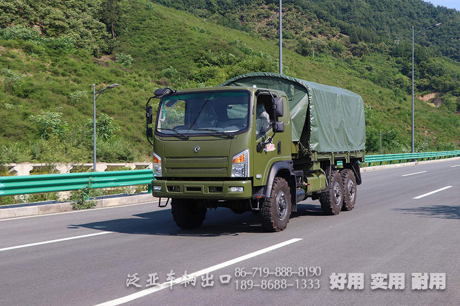東風(fēng)平頭全驅(qū)越野卡車_山貓二噸半柴油越野運(yùn)兵車_東風(fēng)6*6公路運(yùn)輸車