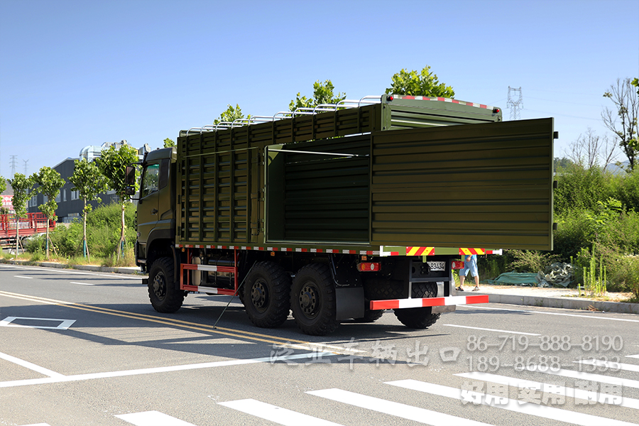 東風(fēng)六驅(qū)340馬力越野運(yùn)輸車，340馬力重型商用車出口、大載荷越野運(yùn)輸車