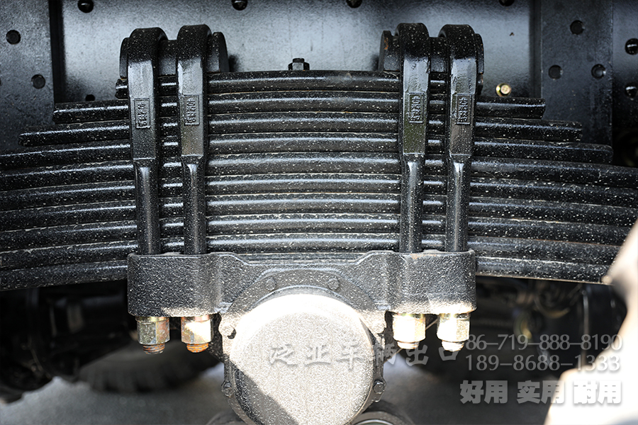東風(fēng)六驅(qū)340馬力越野運(yùn)輸車，340馬力重型商用車出口、大載荷越野運(yùn)輸車