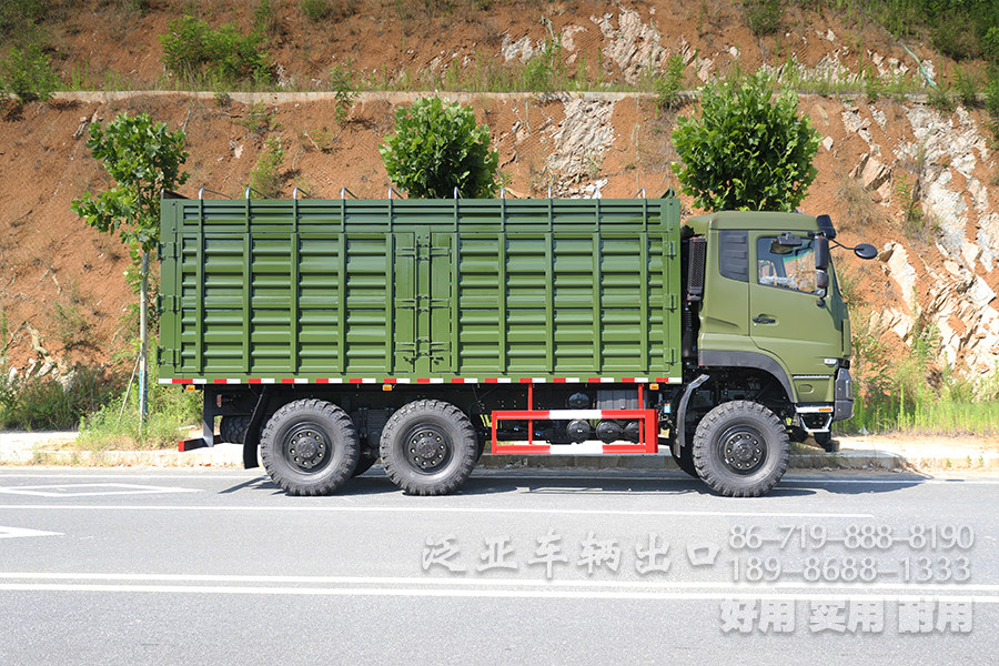東風(fēng)六驅(qū)340馬力越野運(yùn)輸車，340馬力重型商用車出口、大載荷越野運(yùn)輸車