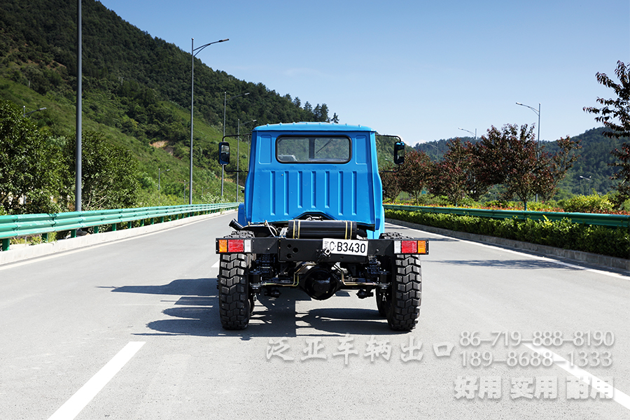 東風六驅經典款EQ2082越野底盤,EQ240,東風藍卡車,尖頭卡車,出口長頭底盤,經典越野卡車
