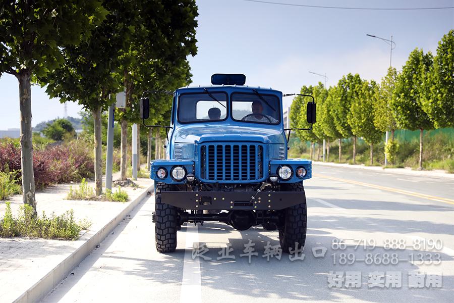 東風六驅經典款EQ2082越野底盤,EQ240,東風藍卡車,尖頭卡車,出口長頭底盤,經典越野卡車