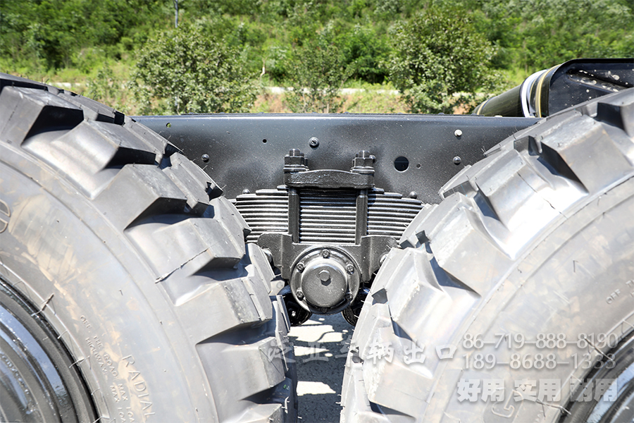 東風六驅經典款EQ2082越野底盤,EQ240,東風藍卡車,尖頭卡車,出口長頭底盤,經典越野卡車