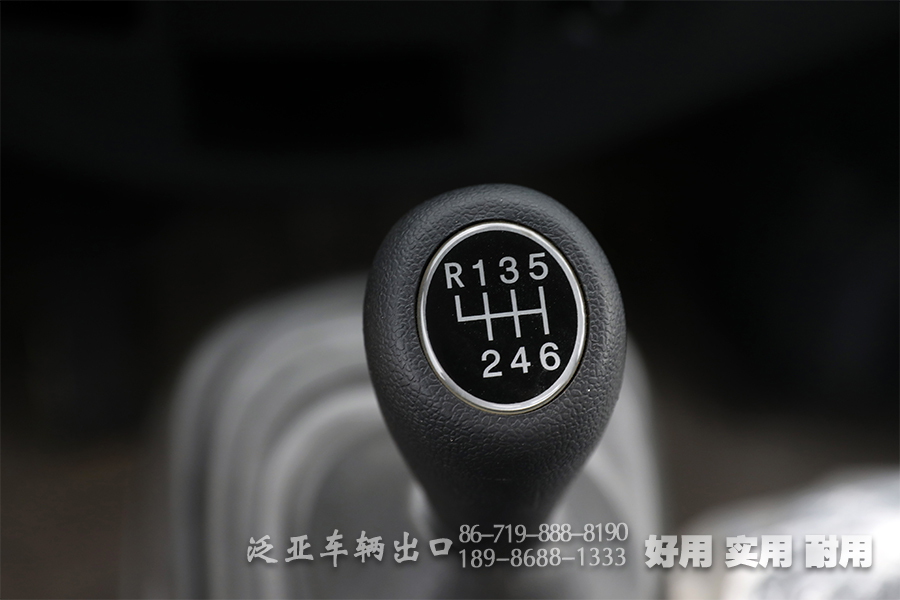 3噸清障車,一拖二清障車,轎車拖運(yùn),故障車清理,應(yīng)急搶修車,半落地直板清障車,救援車廠家
