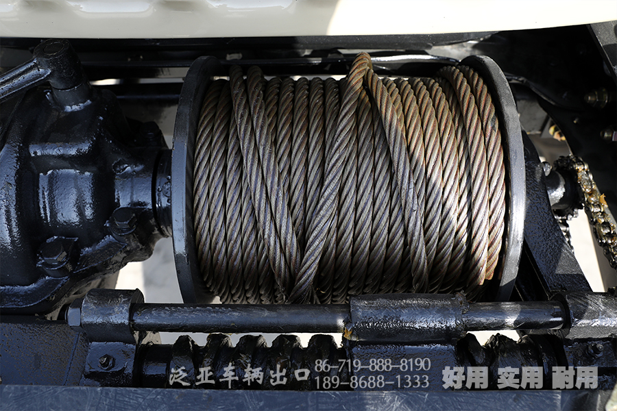 絞盤卡車,東風(fēng)六驅(qū)柴油車,EQ2082E6D,六驅(qū)尖頭汽車,越野卡車,民用版軍車,4噸軍車