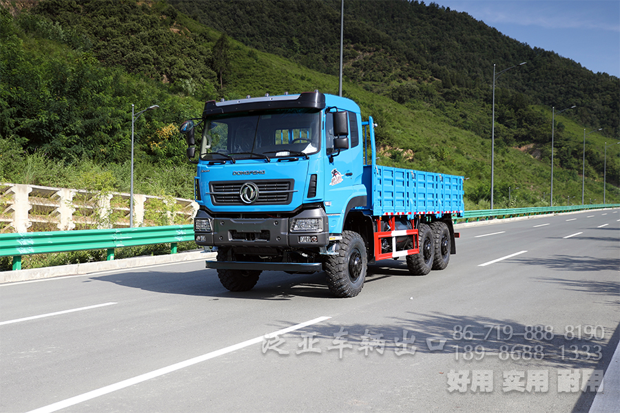 東風(fēng)六驅(qū)340馬力出口卡車_6*6貨運(yùn)卡車_長(zhǎng)途貨車剎車降溫水箱