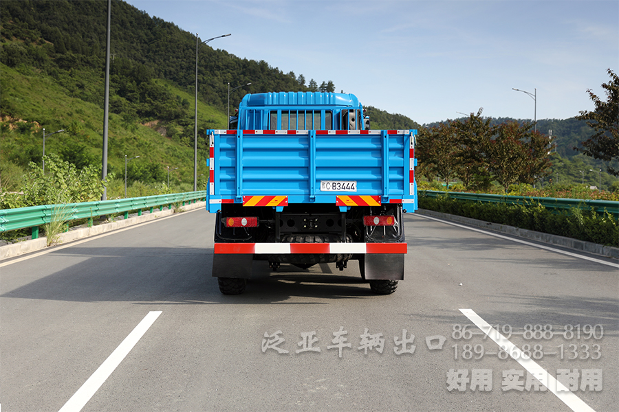 東風六驅(qū)，340馬力卡車，六驅(qū)出口卡車，6*6貨運卡車，長途貨車，剎車降溫水箱，6*6貨運卡車