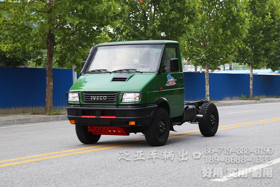 NJ2045小型長(zhǎng)頭越野底盤(pán)_NJ2045依維柯四驅(qū)改裝_定制款4×4短頭卡車(chē)出口