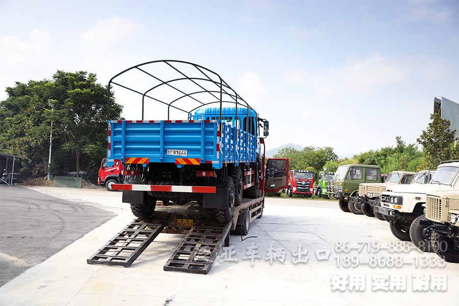 東風六驅(qū)，340馬力卡車，六驅(qū)出口卡車，6*6貨運卡車，長途貨車，剎車降溫水箱，6*6貨運卡車