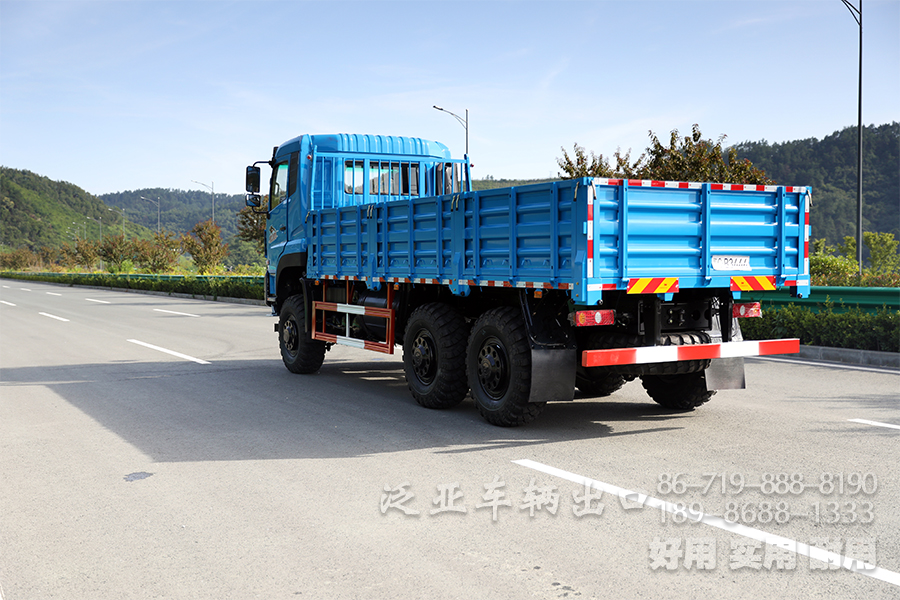 東風六驅(qū)，340馬力卡車，六驅(qū)出口卡車，6*6貨運卡車，長途貨車，剎車降溫水箱，6*6貨運卡車