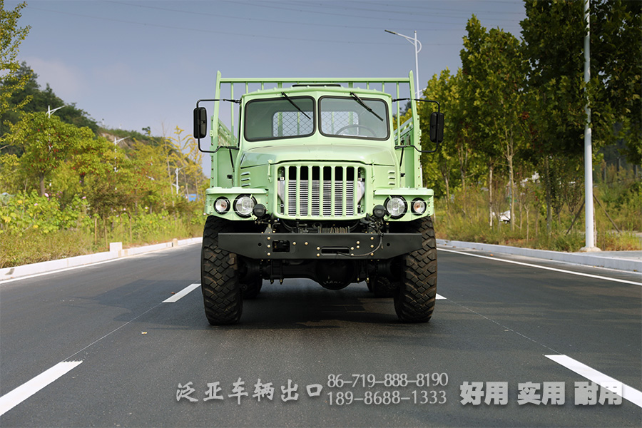 東風(fēng)EQ2100,東風(fēng)定制款越野車,長頭EQ2100,六驅(qū)越野運(yùn)兵車,6*6尖頭載貨汽車,六驅(qū)載貨汽車,運(yùn)兵卡車,長頭卡車,190馬力卡車,越野運(yùn)兵車