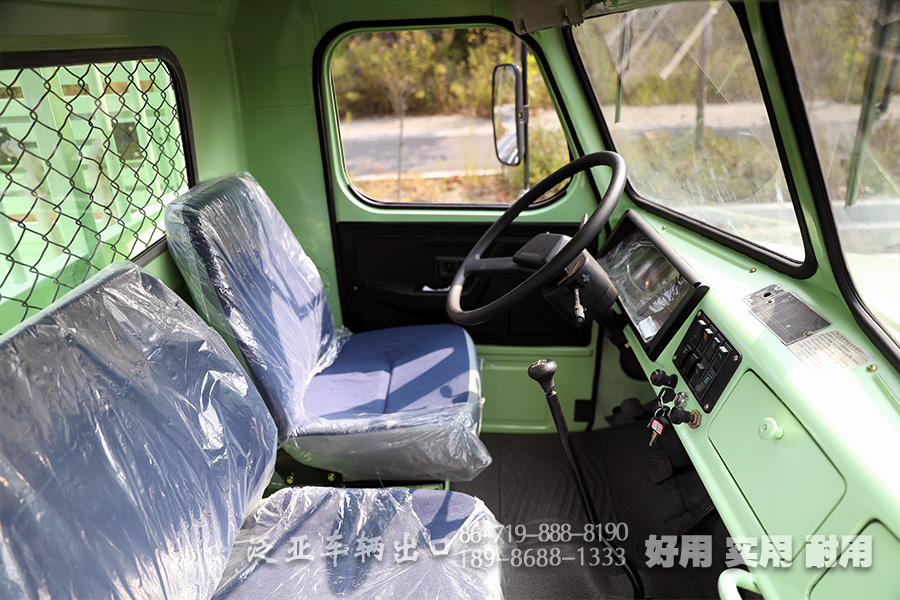 東風(fēng)EQ2100,東風(fēng)定制款越野車,長頭EQ2100,六驅(qū)越野運(yùn)兵車,6*6尖頭載貨汽車,六驅(qū)載貨汽車,運(yùn)兵卡車,長頭卡車,190馬力卡車,越野運(yùn)兵車