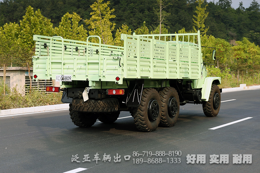 東風(fēng)EQ2100,東風(fēng)定制款越野車,長頭EQ2100,六驅(qū)越野運(yùn)兵車,6*6尖頭載貨汽車,六驅(qū)載貨汽車,運(yùn)兵卡車,長頭卡車,190馬力卡車,越野運(yùn)兵車