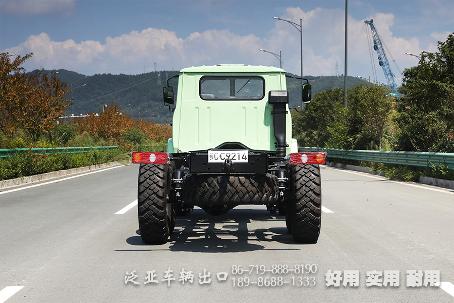 東風EQ2100底盤,東風6×6底盤,雙玻璃EQ2100底盤,六驅越野底盤,6×6尖頭底盤,EQ245底盤,運兵卡車,底盤出口,長頭軍車,190馬力軍車,軍車專用改裝
