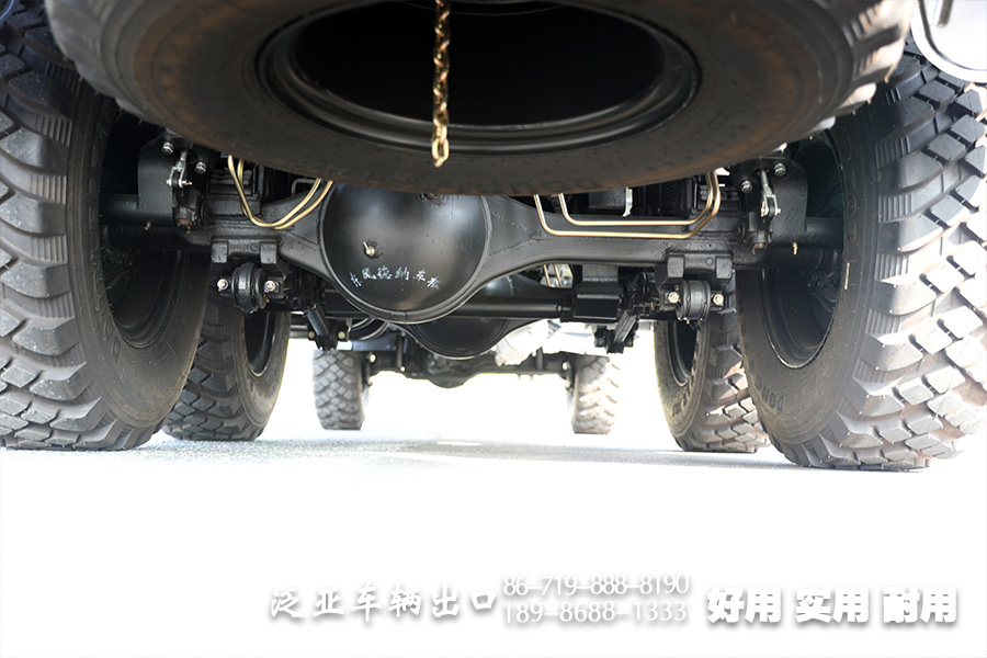 東風EQ2100,東風全驅越野卡車,長頭EQ2100,六驅越野運兵車,6*6尖頭載貨汽車,六驅載貨汽車,運兵卡車,長頭卡車,210馬力卡車,越野運兵車