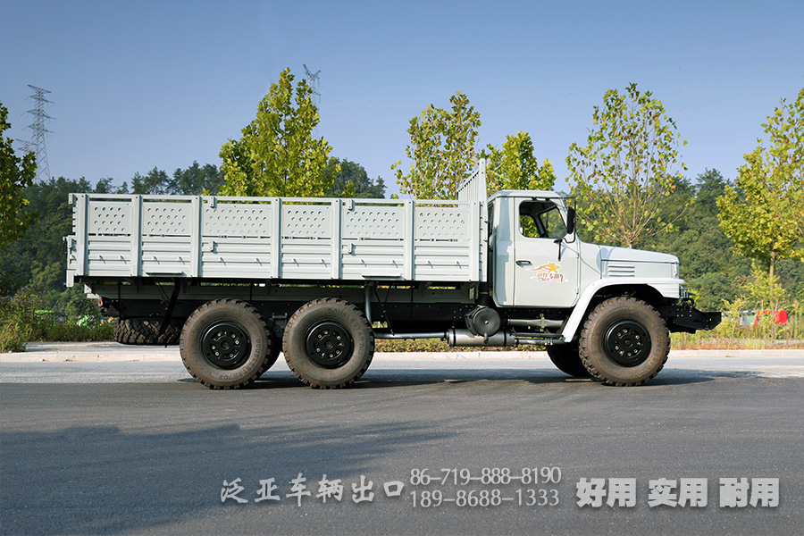 東風EQ2100,東風全驅越野卡車,長頭EQ2100,六驅越野運兵車,6*6尖頭載貨汽車,六驅載貨汽車,運兵卡車,長頭卡車,210馬力卡車,越野運兵車