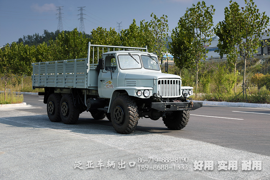 東風EQ2100,東風全驅越野卡車,長頭EQ2100,六驅越野運兵車,6*6尖頭載貨汽車,六驅載貨汽車,運兵卡車,長頭卡車,210馬力卡車,越野運兵車