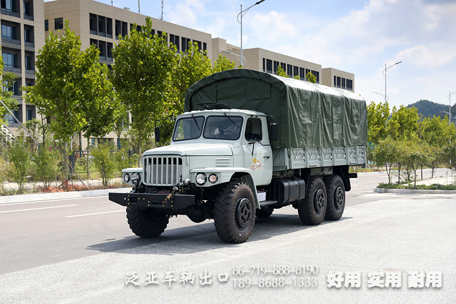 東風(fēng)長(zhǎng)頭245越野運(yùn)輸車_210馬力全驅(qū)EQ2100帶篷布越野卡車_東風(fēng)EQ245越野專用車
