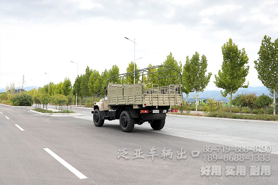 東風(fēng)4x4,東風(fēng)尖頭卡車,東風(fēng)越野卡車,東風(fēng)四驅(qū),EQ240,尖頭駕駛室,東風(fēng)四驅(qū)改裝,定制化卡車出口,全驅(qū)卡車廠家