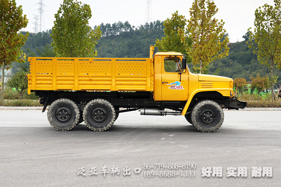 東風(fēng)6X6,EQ2082,EQ240,6X6長(zhǎng)頭卡車(chē),雙玻璃柴油卡車(chē),四噸民用卡車(chē),尖頭越野運(yùn)兵車(chē),25Y
