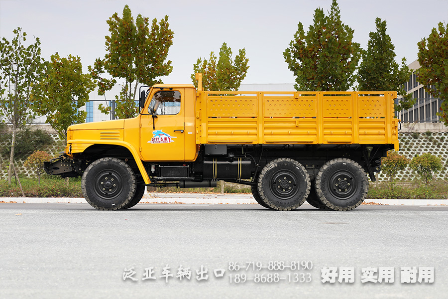 東風(fēng)6X6,EQ2082,EQ240,6X6長(zhǎng)頭卡車(chē),雙玻璃柴油卡車(chē),四噸民用卡車(chē),尖頭越野運(yùn)兵車(chē),25Y
