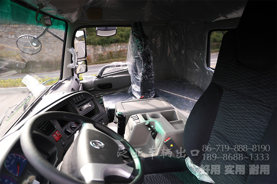 東風8X4,8X4平板,平板底盤,東風10米平板,東風10米底盤,30噸專用車底盤,30噸底盤,專用車底盤改裝