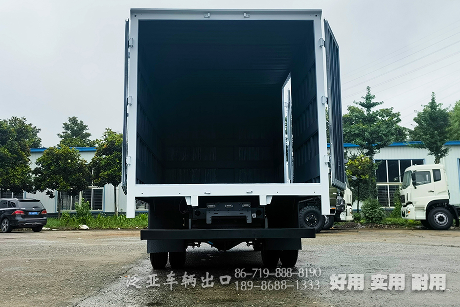 東風(fēng)四驅(qū),平頭廂式貨車,出口專用卡車,四驅(qū)白色卡車,4×4 平頭,越野卡車,廂式車