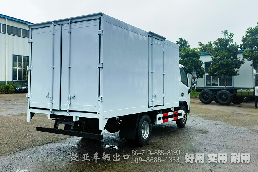 東風(fēng)四驅(qū),平頭廂式貨車,出口專用卡車,四驅(qū)白色卡車,4×4 平頭,越野卡車,廂式車