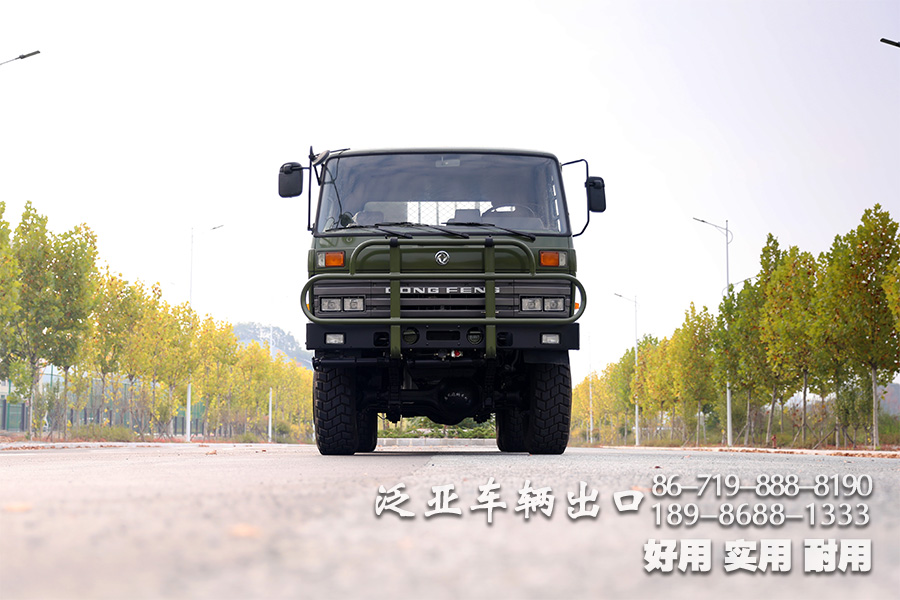 <strong>以軍車視角 淺析東風(fēng)EQ2102六驅(qū)越野卡車</strong>