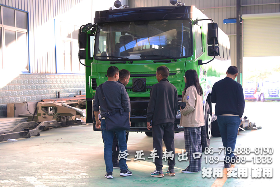 東風(fēng)六驅(qū)客車、外訪、東風(fēng)四驅(qū)、東風(fēng)六驅(qū)、湖北越野專用車公司