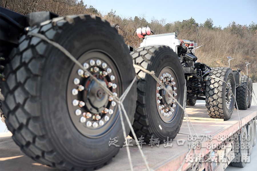 <strong>新增兩臺(tái)裝甲車底盤交付客戶</strong>